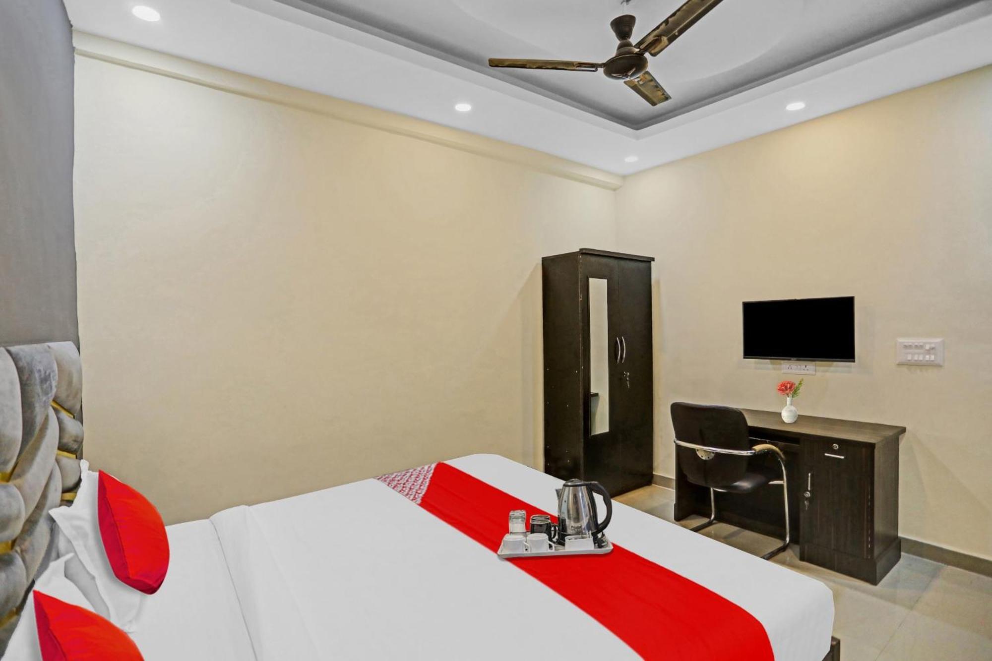 Flagship Grand Imperial Near Worlds Of Wonder Hotel Kalkaji Devi Exterior photo