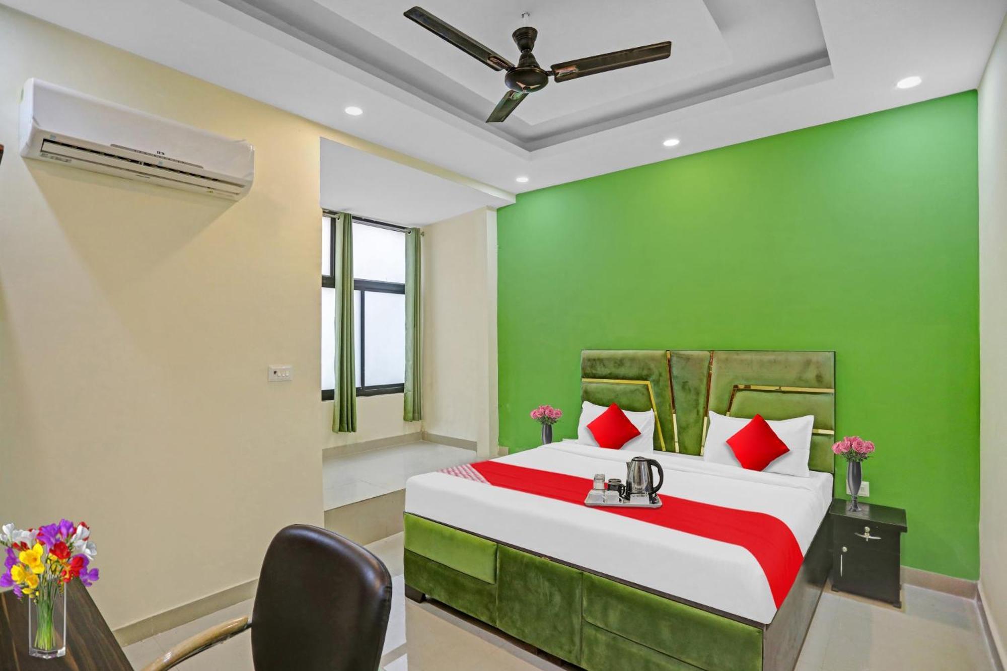 Flagship Grand Imperial Near Worlds Of Wonder Hotel Kalkaji Devi Exterior photo